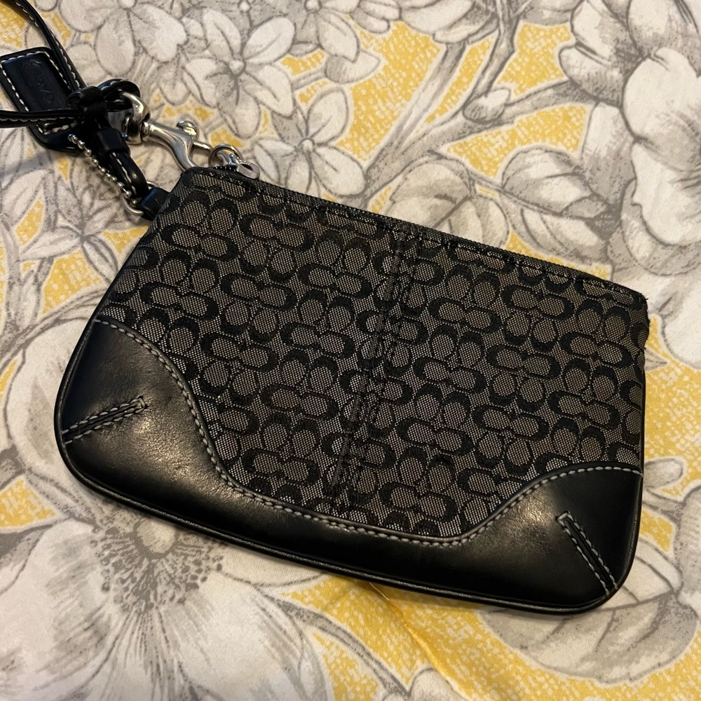 Coach Wristlet - Black (Authentic)